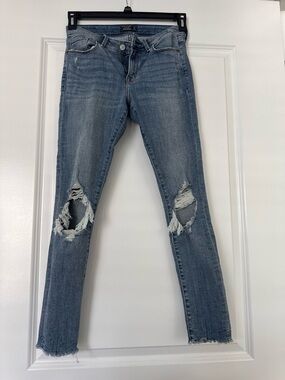Abercrombie & Fitch Distressed Women's Ripped Skinny Jeans